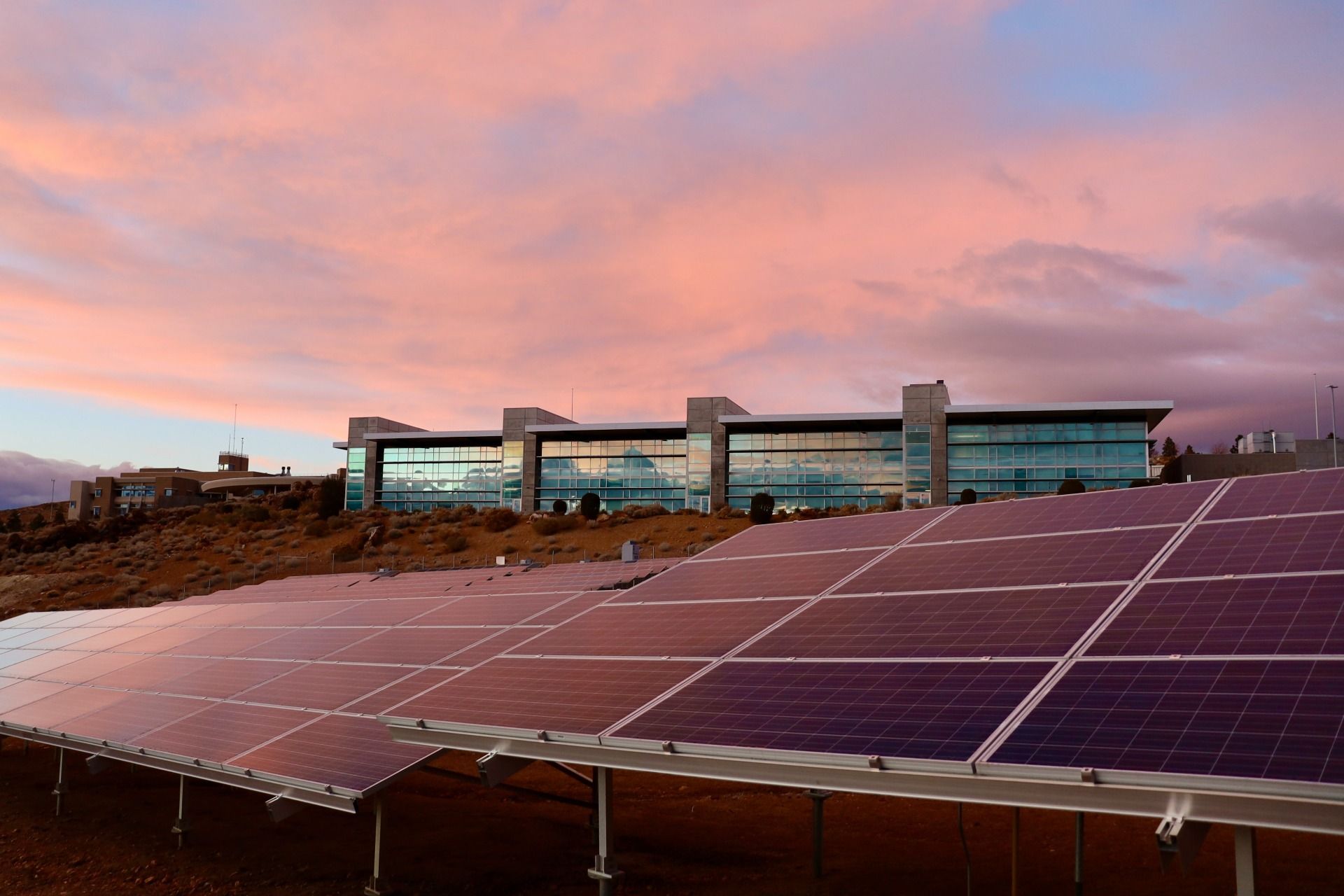 pulizia pannelli fotovoltaici.jpg